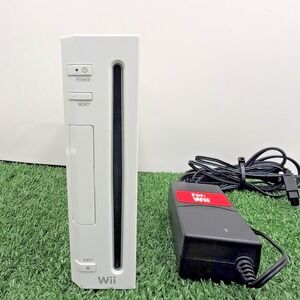 Nintendo Wii Console with‎ Plug RVL-001 USA For Parts Not working Powers ON